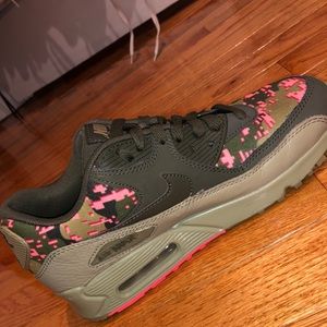 air max 90 green and pink